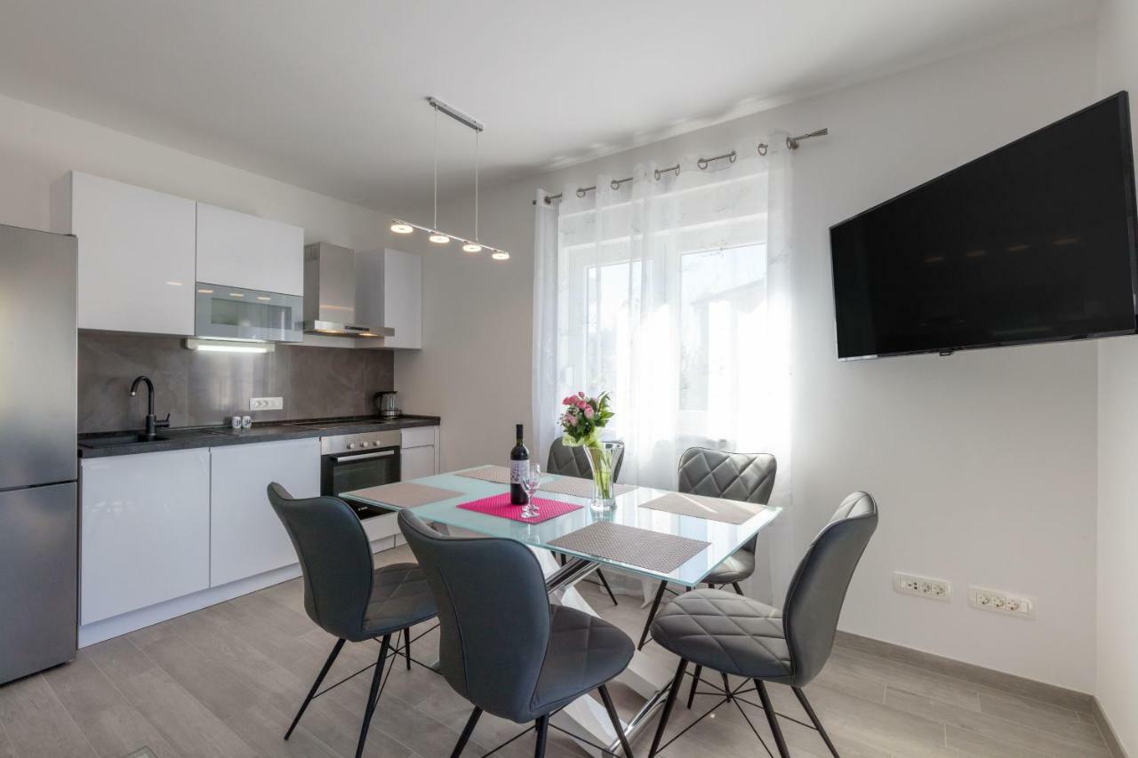 Apartments Rosemary Ražanj Екстериор снимка